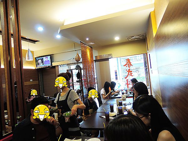 二分之一泰式小館:※ 二分之一泰式小館 ※ 【星羽愛美食-台中】便宜好吃泰式料理,商業四人套餐CP值直衝天際,料多味美還附飲料~