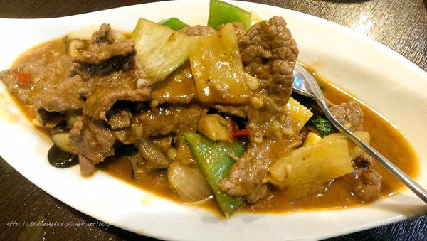 台中南屯區二分之一泰式小館