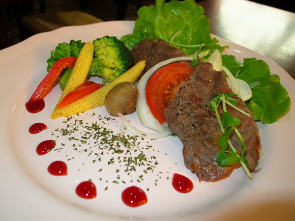 傳奇玫瑰花園廚坊：＜台北｜信義｜簡餐＞夢幻古典玫瑰花園當貴婦～『傳奇玫瑰花園廚坊』