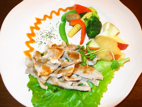 傳奇玫瑰花園廚坊：＜台北｜信義｜簡餐＞夢幻古典玫瑰花園當貴婦～『傳奇玫瑰花園廚坊』