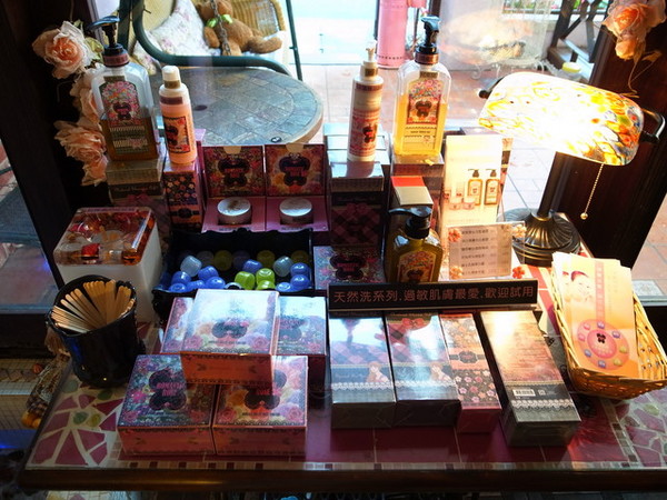 傳奇玫瑰花園廚坊：＜台北｜信義｜簡餐＞夢幻古典玫瑰花園當貴婦～『傳奇玫瑰花園廚坊』