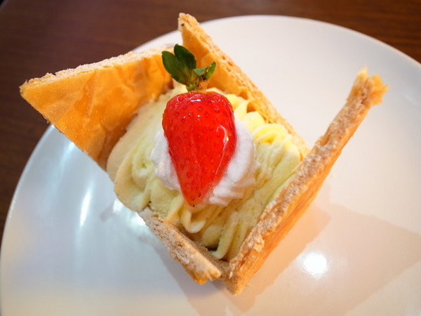 傳奇玫瑰花園廚坊：＜台北｜信義｜簡餐＞夢幻古典玫瑰花園當貴婦～『傳奇玫瑰花園廚坊』