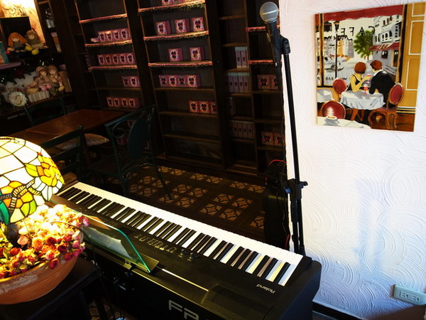 傳奇玫瑰花園廚坊：＜台北｜信義｜簡餐＞夢幻古典玫瑰花園當貴婦～『傳奇玫瑰花園廚坊』