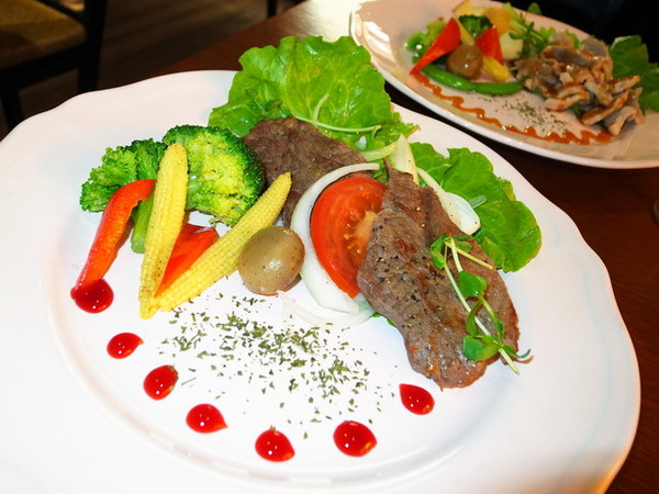 傳奇玫瑰花園廚坊：＜台北｜信義｜簡餐＞夢幻古典玫瑰花園當貴婦～『傳奇玫瑰花園廚坊』