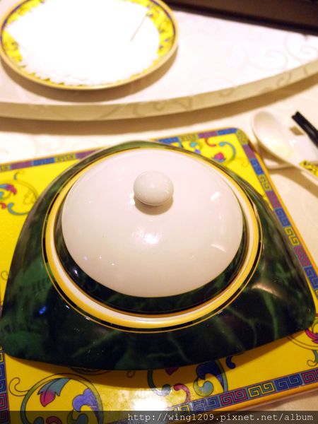 餡老滿(南港旗艦店)：大啖美味宮廷菜。「饀老滿」南港旗鑑店