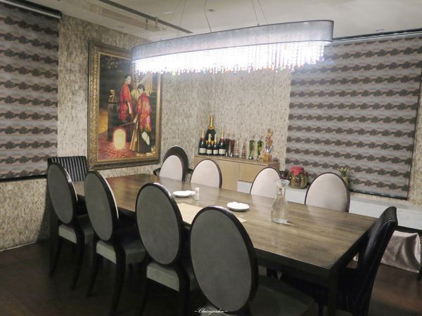 天下三絕：台北 捷運忠孝復興 天下三絕麵食館~高級餐廳裡享牛肉麵配紅酒