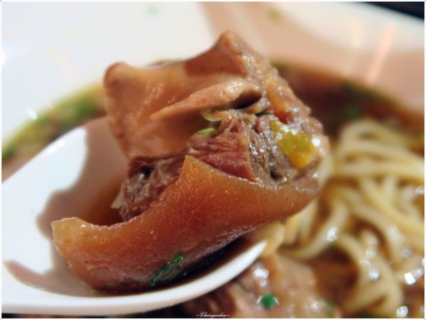 天下三絕:台北 捷運忠孝復興站 天下三絕~週三紅酒之夜。點主餐免費喝紅酒