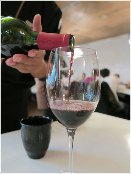 天下三絕:台北 捷運忠孝復興站 天下三絕~週三紅酒之夜。點主餐免費喝紅酒