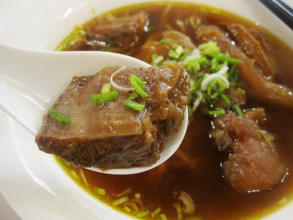 天下三絕：天下三絕  : 半筋半肉之紅酒牛肉套餐