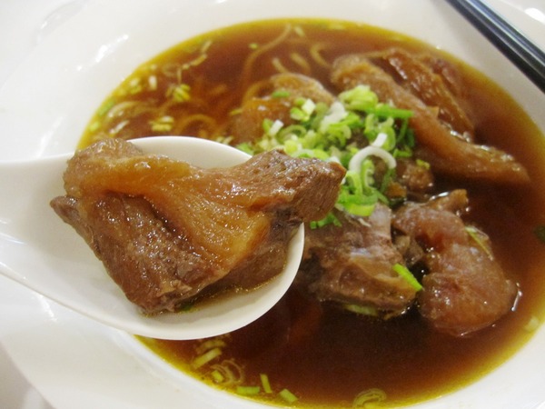 天下三絕：天下三絕  : 半筋半肉之紅酒牛肉套餐