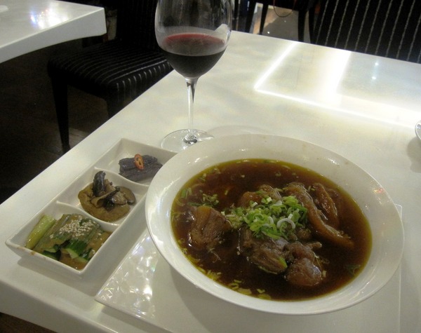 天下三絕：天下三絕  : 半筋半肉之紅酒牛肉套餐