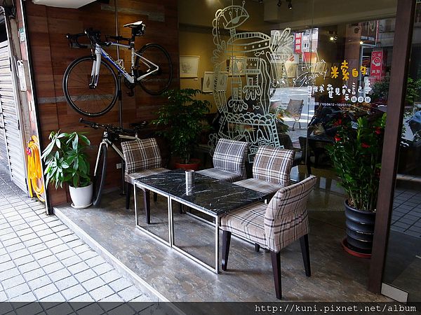 GRD3 30052014 魚缸珈琲與怡君 (2).JPG