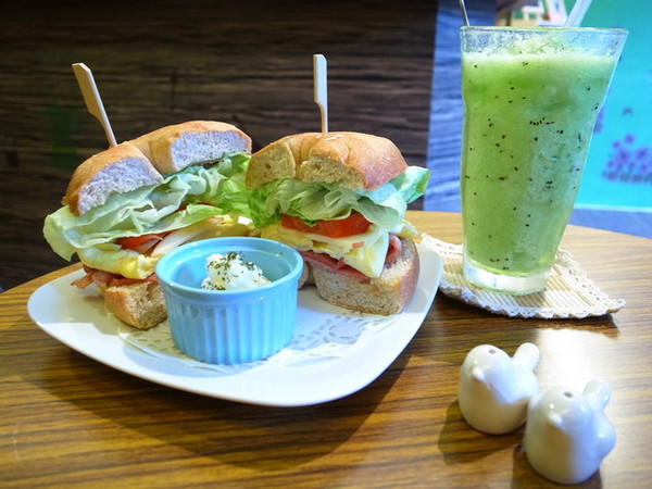 Impronta Cafe 腳印咖啡：<台北|中山|咖啡廳>超可愛的店長胖虎~腳印咖啡