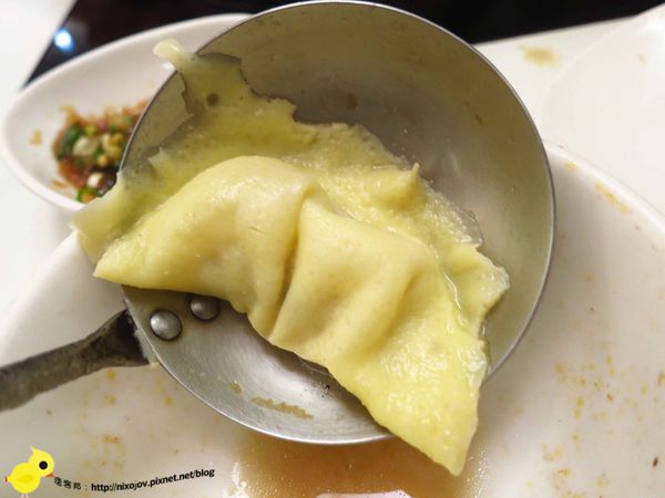 【台北】滿堂紅頂級麻辣鴛鴦火鍋吃到飽(復興店)-美味牛小排、霜降牛肉不吃後悔