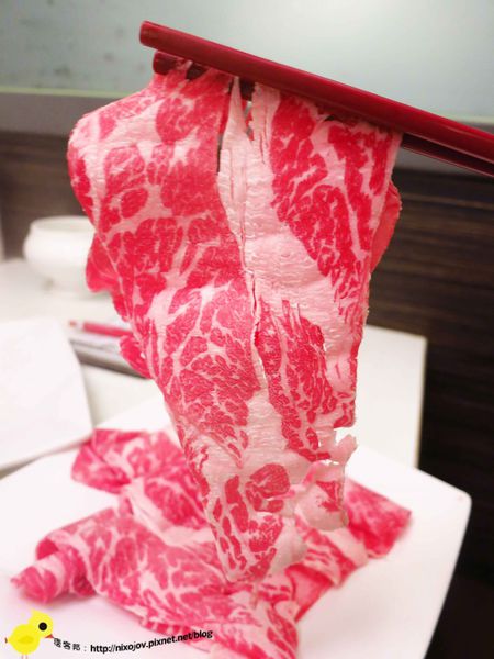 【台北】滿堂紅頂級麻辣鴛鴦火鍋吃到飽(復興店)-美味牛小排、霜降牛肉不吃後悔