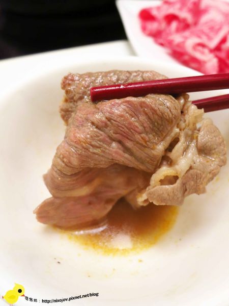 【台北】滿堂紅頂級麻辣鴛鴦火鍋吃到飽(復興店)-美味牛小排、霜降牛肉不吃後悔