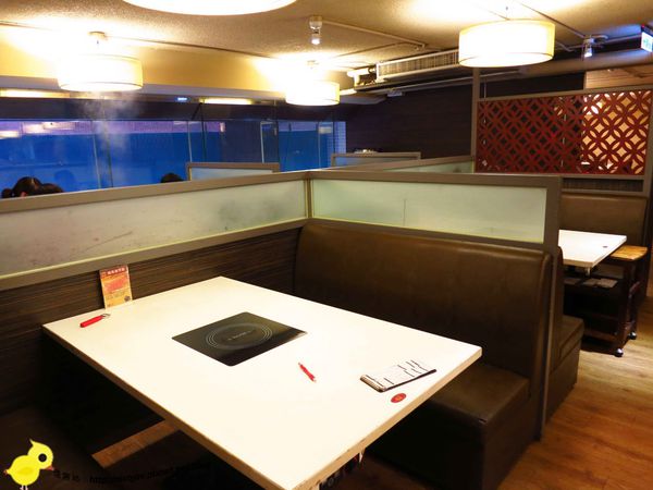 【台北】滿堂紅頂級麻辣鴛鴦火鍋吃到飽(復興店)-美味牛小排、霜降牛肉不吃後悔