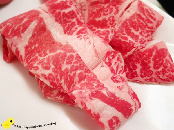 【台北】滿堂紅頂級麻辣鴛鴦火鍋吃到飽(復興店)-美味牛小排、霜降牛肉不吃後悔