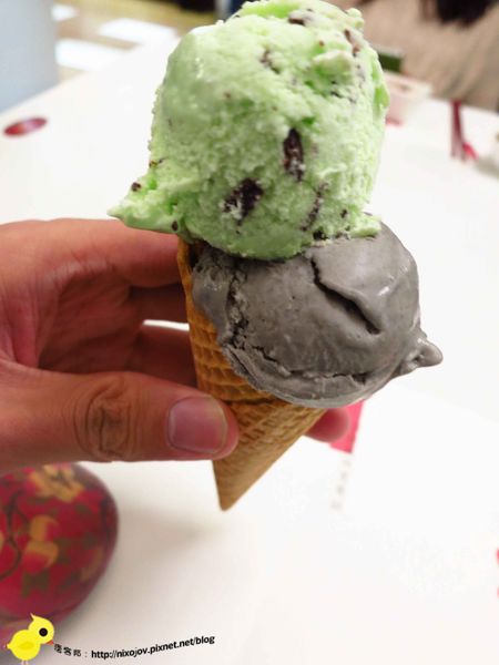 【台北】滿堂紅頂級麻辣鴛鴦火鍋吃到飽(復興店)-美味牛小排、霜降牛肉不吃後悔