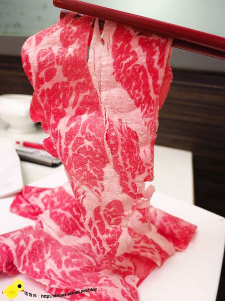 【台北】滿堂紅頂級麻辣鴛鴦火鍋吃到飽(復興店)-美味牛小排、霜降牛肉不吃後悔