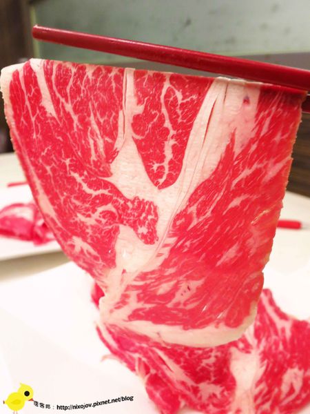 【台北】滿堂紅頂級麻辣鴛鴦火鍋吃到飽(復興店)-美味牛小排、霜降牛肉不吃後悔