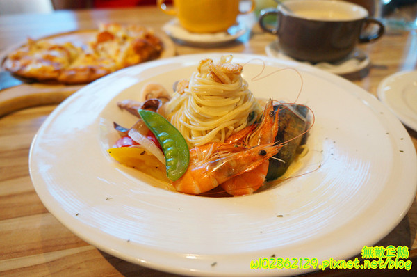 喬義思窯烤手作廚房：【台南-中西區】窯烤披薩x型男主廚...我在歐洲街道用餐~《喬義思窯烤手作廚房》