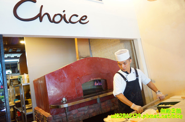 喬義思窯烤手作廚房：【台南-中西區】窯烤披薩x型男主廚...我在歐洲街道用餐~《喬義思窯烤手作廚房》