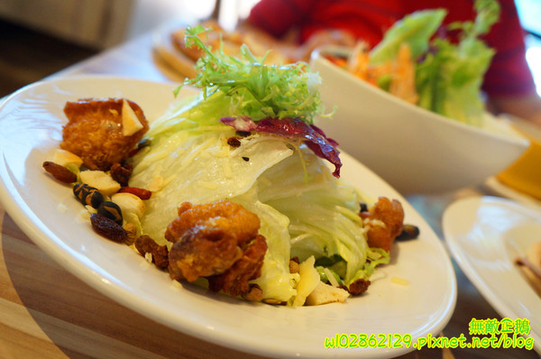 喬義思窯烤手作廚房：【台南-中西區】窯烤披薩x型男主廚...我在歐洲街道用餐~《喬義思窯烤手作廚房》