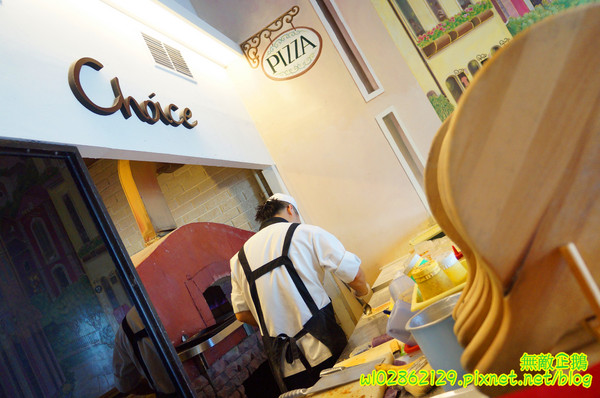 喬義思窯烤手作廚房：【台南-中西區】窯烤披薩x型男主廚...我在歐洲街道用餐~《喬義思窯烤手作廚房》
