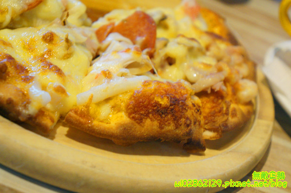 喬義思窯烤手作廚房：【台南-中西區】窯烤披薩x型男主廚...我在歐洲街道用餐~《喬義思窯烤手作廚房》