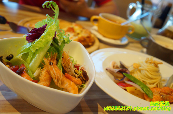 喬義思窯烤手作廚房：【台南-中西區】窯烤披薩x型男主廚...我在歐洲街道用餐~《喬義思窯烤手作廚房》