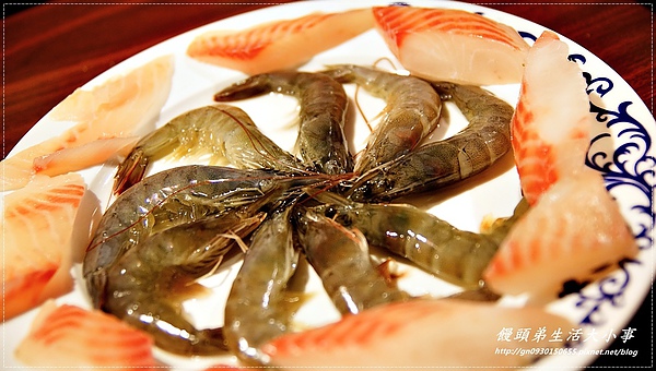 紅門宴：【食記/新北市】獨家口味～重慶烤魚鴛鴦鍋♪♪紅門宴麻辣鍋♪♪