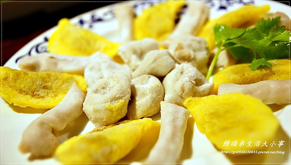 紅門宴：【食記/新北市】獨家口味～重慶烤魚鴛鴦鍋♪♪紅門宴麻辣鍋♪♪