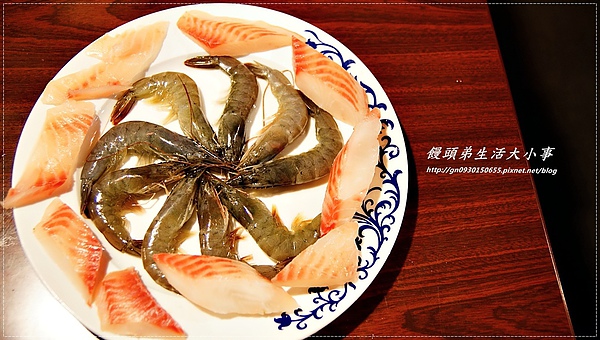 紅門宴：【食記/新北市】獨家口味～重慶烤魚鴛鴦鍋♪♪紅門宴麻辣鍋♪♪