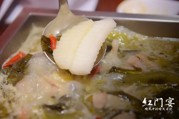 紅門宴：【新店|紅門宴】濃郁口感夏日麻辣新選擇 紅門宴二訪酸菜雞篇