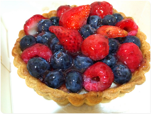 黃先生的甜點日記(Dessert diary):【♥美食】身價超高莓果塔,高貴卻不貴-黃先生的甜點日記
