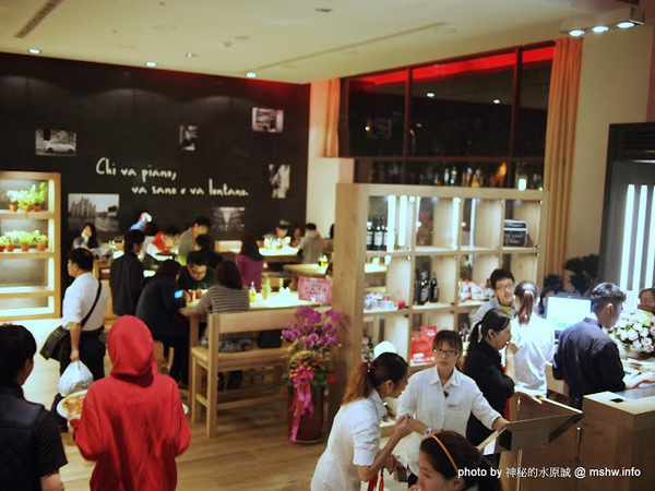 Vapiano Taichung1:【食記】台中西區-慢走義大利麵 VAPiANO Taichung 1 : 德國來的義麵品牌,但口味不如預期...