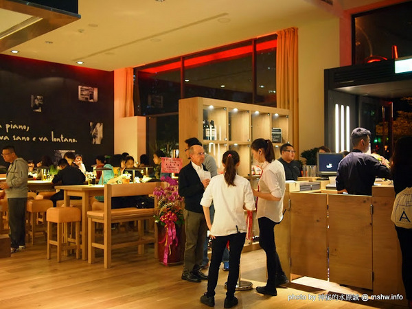 Vapiano Taichung1:【食記】台中西區-慢走義大利麵 VAPiANO Taichung 1 : 德國來的義麵品牌,但口味不如預期...