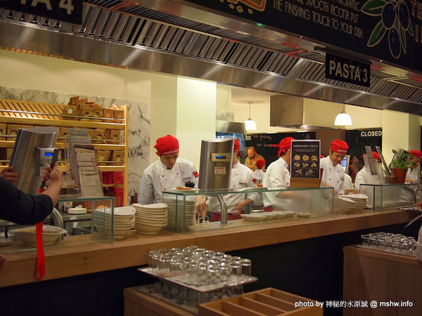 Vapiano Taichung1:【食記】台中西區-慢走義大利麵 VAPiANO Taichung 1 : 德國來的義麵品牌,但口味不如預期...
