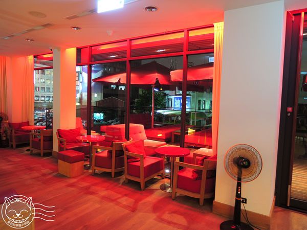 Vapiano Taichung1：【星羽愛美食-台中】環境排場還不錯，自助點菜端菜有點累，寬版麵感情太好通通黏做夥~Vapiano。