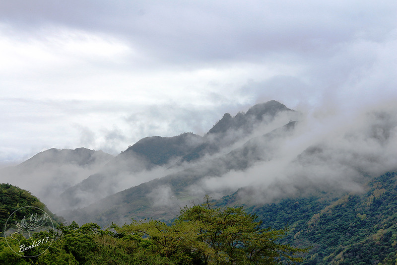 Banbi217 美食旅遊: [台東南橫旅遊住宿]到天使居住的地方旅行:天龍溫泉飯店,天龍吊橋,霧鹿部落砲台公園,利稻,向陽(邀約)