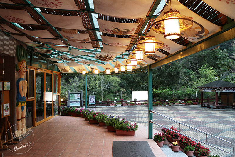 Banbi217 美食旅遊: [台東南橫旅遊住宿]到天使居住的地方旅行:天龍溫泉飯店,天龍吊橋,霧鹿部落砲台公園,利稻,向陽(邀約)