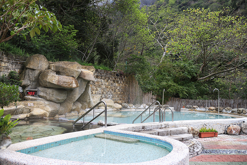 Banbi217 美食旅遊: [台東南橫旅遊住宿]到天使居住的地方旅行:天龍溫泉飯店,天龍吊橋,霧鹿部落砲台公園,利稻,向陽(邀約)