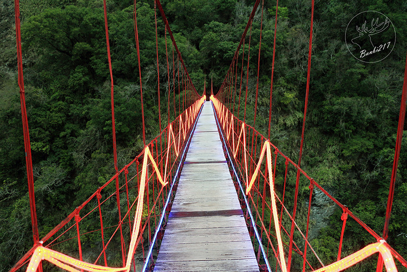 Banbi217 美食旅遊: [台東南橫旅遊住宿]到天使居住的地方旅行:天龍溫泉飯店,天龍吊橋,霧鹿部落砲台公園,利稻,向陽(邀約)