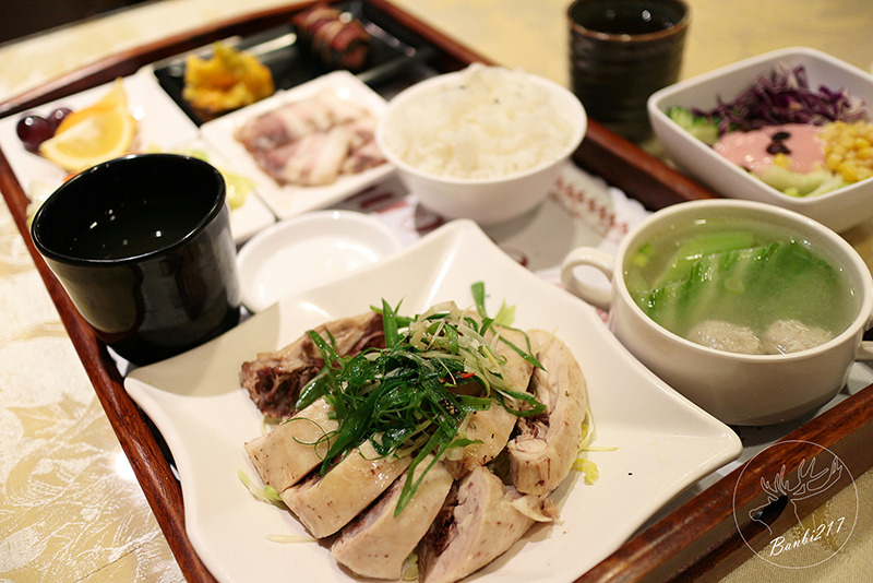 Banbi217 美食旅遊: [台東南橫旅遊住宿]到天使居住的地方旅行:天龍溫泉飯店,天龍吊橋,霧鹿部落砲台公園,利稻,向陽(邀約)