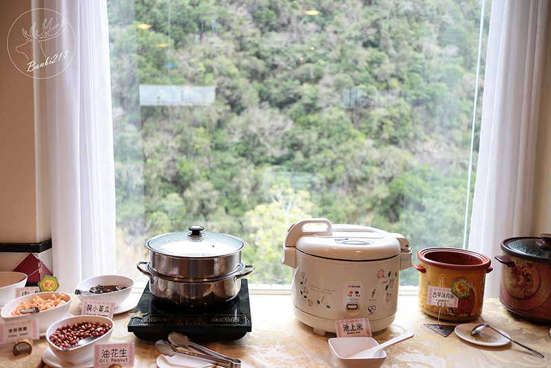 Banbi217 美食旅遊: [台東南橫旅遊住宿]到天使居住的地方旅行:天龍溫泉飯店,天龍吊橋,霧鹿部落砲台公園,利稻,向陽(邀約)