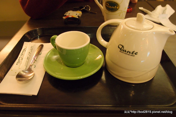 丹堤咖啡(萬大店)：【台北萬華】丹堤咖啡－奶茶表現都還不錯