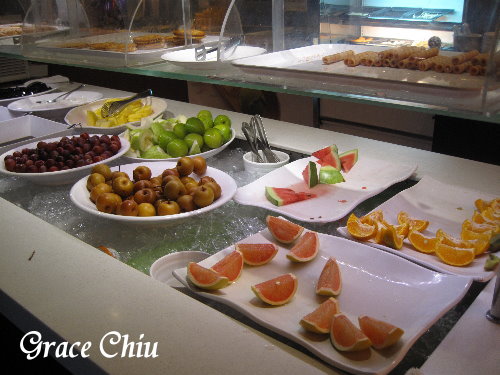 水果吧~鍋爸涮涮鍋(南京店)食材豐富,吃到飽小火鍋優質選%2F捷運小巨蛋%2F捷運松山線%2F台北火鍋%2F台北涮涮鍋%2F台北小火鍋%2F台北鍋物