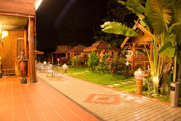 泰國南洋風高腳屋咖啡：[屏東]來去度假囉~泰國南洋風高腳屋咖啡