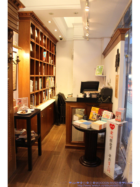 Moooon River Cafe & Books:【食記】oO。。台北 內湖 Moooon River Cafe & Books 這不是圖書館?!嚇~居然是用餐的地方!!假文青必來聖地!。o○。